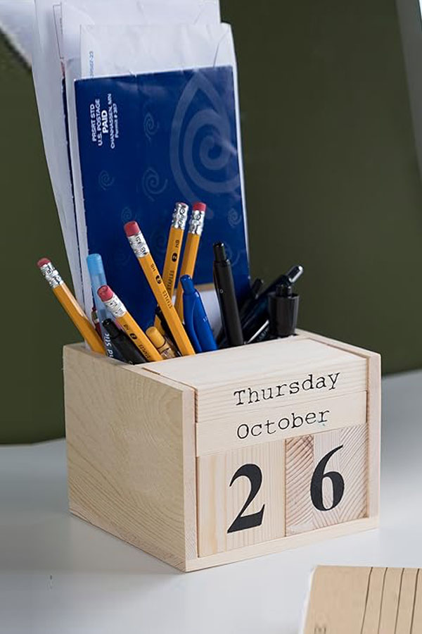 promotional decoration wooden 365 day calendar BY241064