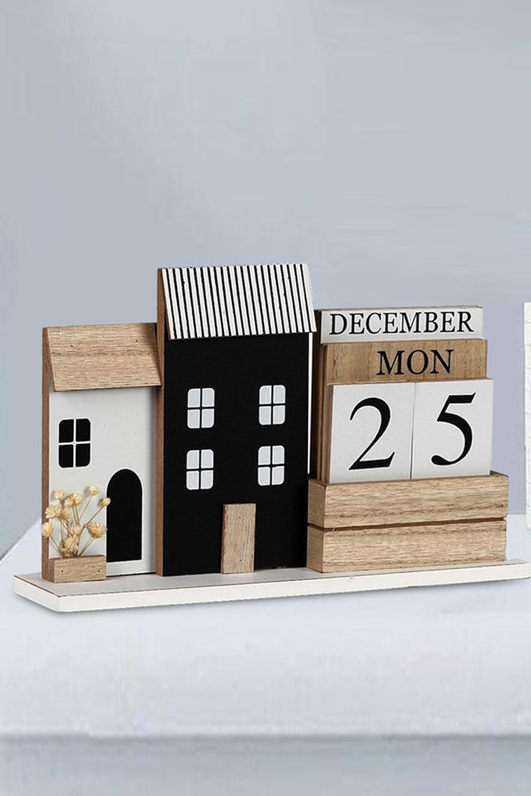 Wooden Desk Advent Calendar BY241062