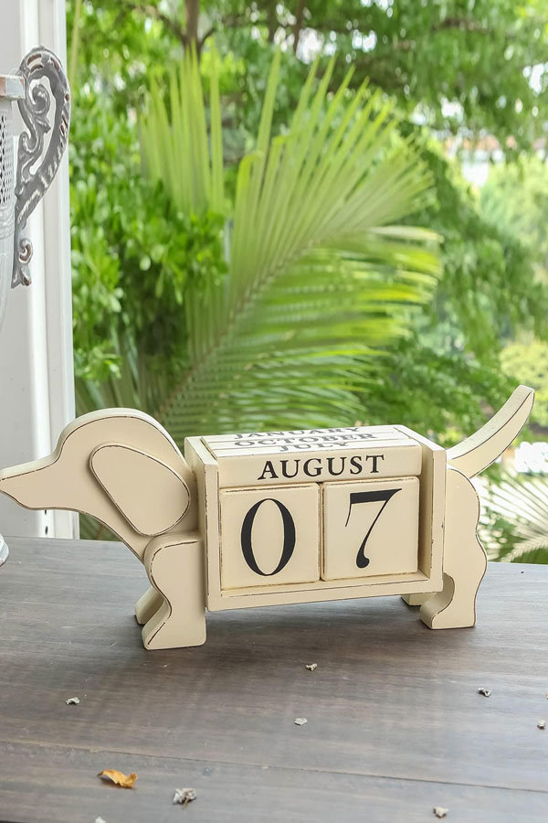 Dog wooden calendar decoration BY241052