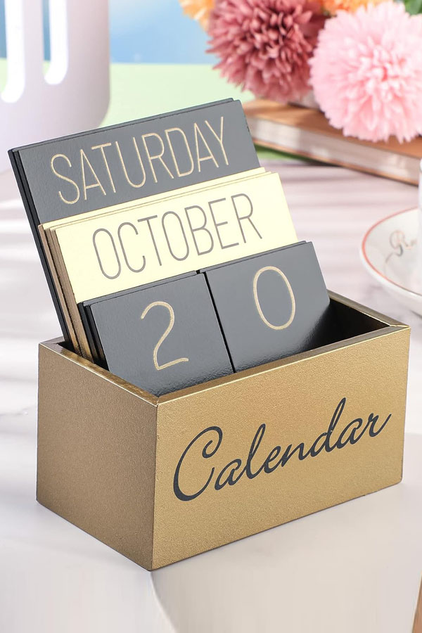 wooden desk calendar BY241040