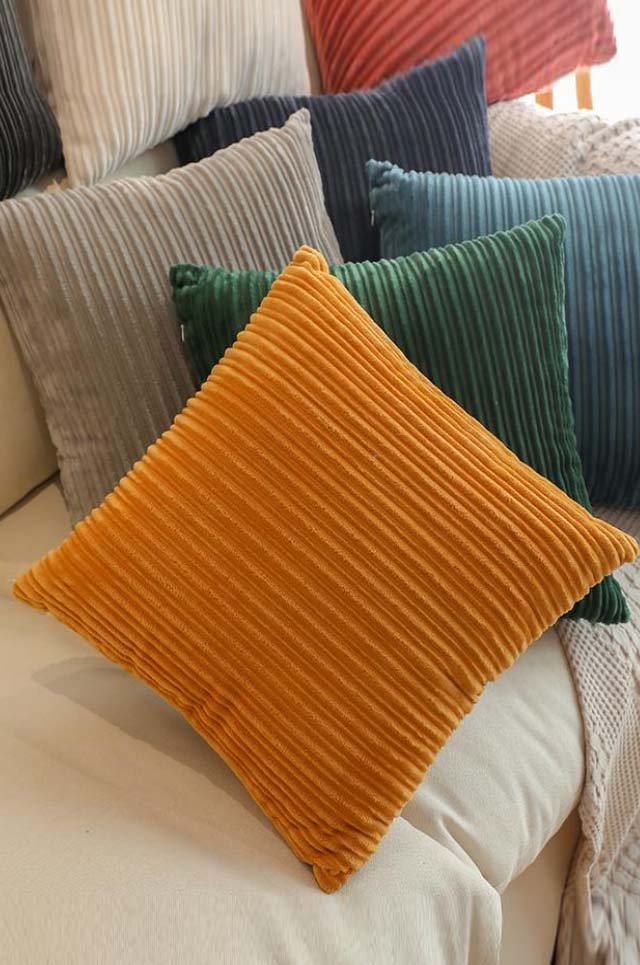 PILLOWS 9