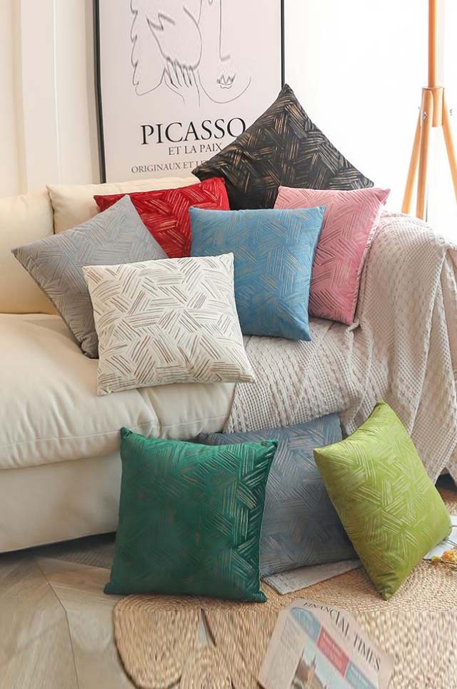 PILLOWS 10