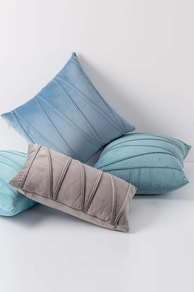 PILLOWS 25