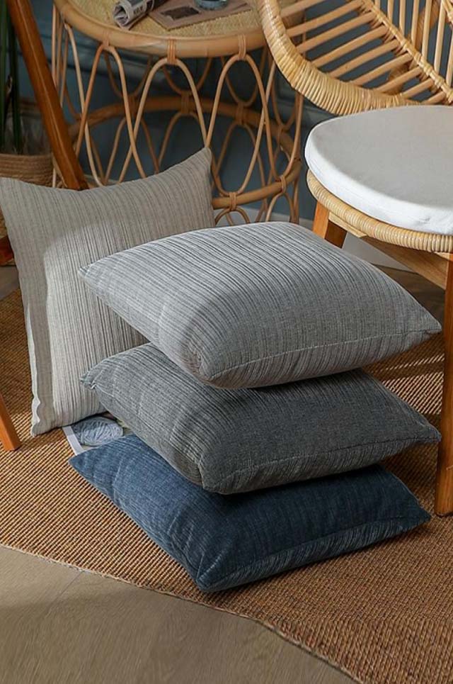 PILLOWS 42